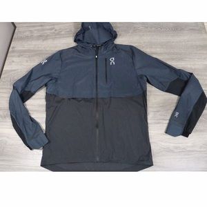 On cloud rain jacket medium